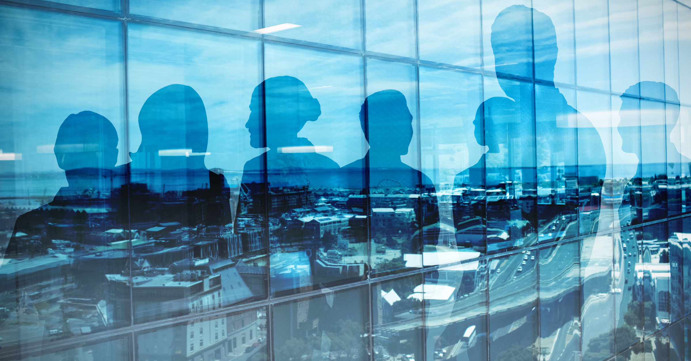 Diferencia entre agente autónomo con IA y chatbot tradicional en operación enterprise