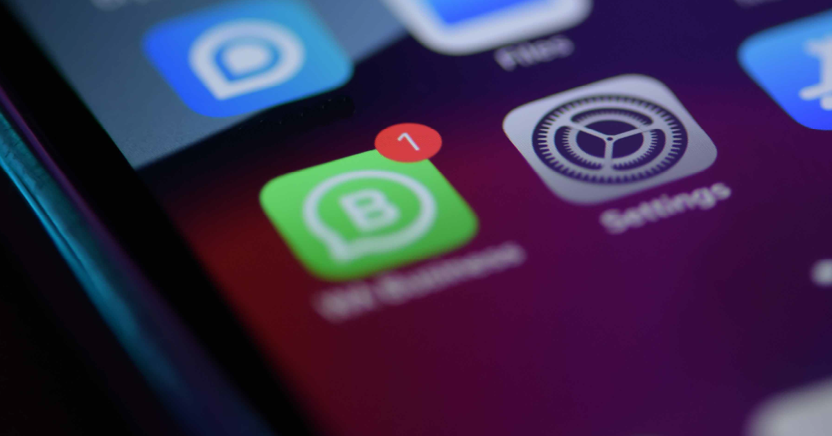 WhatsApp em operações enterprise: como integrar o WhatsApp Business API em atendimento, vendas e cobranças em escala